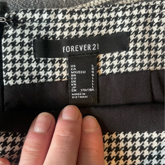 Forever 21 skirt lightly worn - Picture 4 of 4